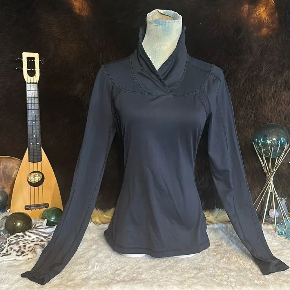 Lululemon pullover top 8 (CCC1)